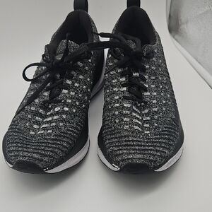 Nike Black and White Knit Women's Sneakers